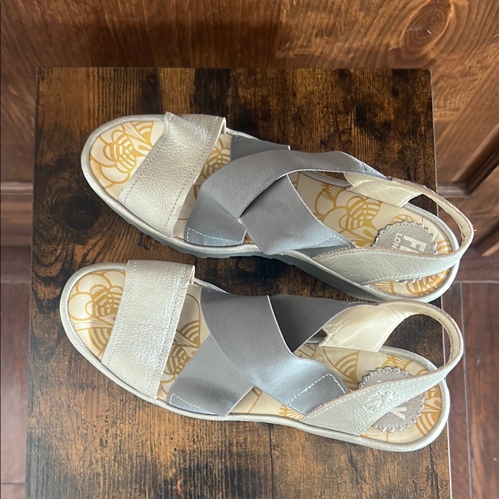 Fly London Silver & Gray Platform Sandals with Elastic Straps. Size 39 - Picture 2 of 7